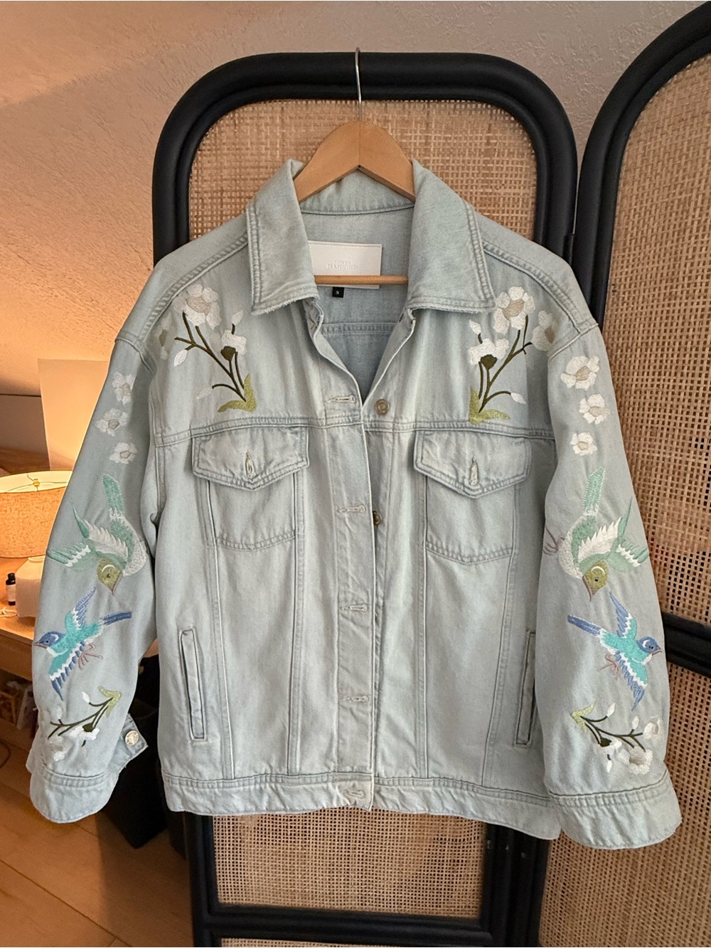 7 For All Mankind Light Blue Embroidered Denim Jacket Small & Cutoff Jeans 27